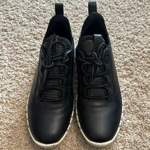 Ecco shoe